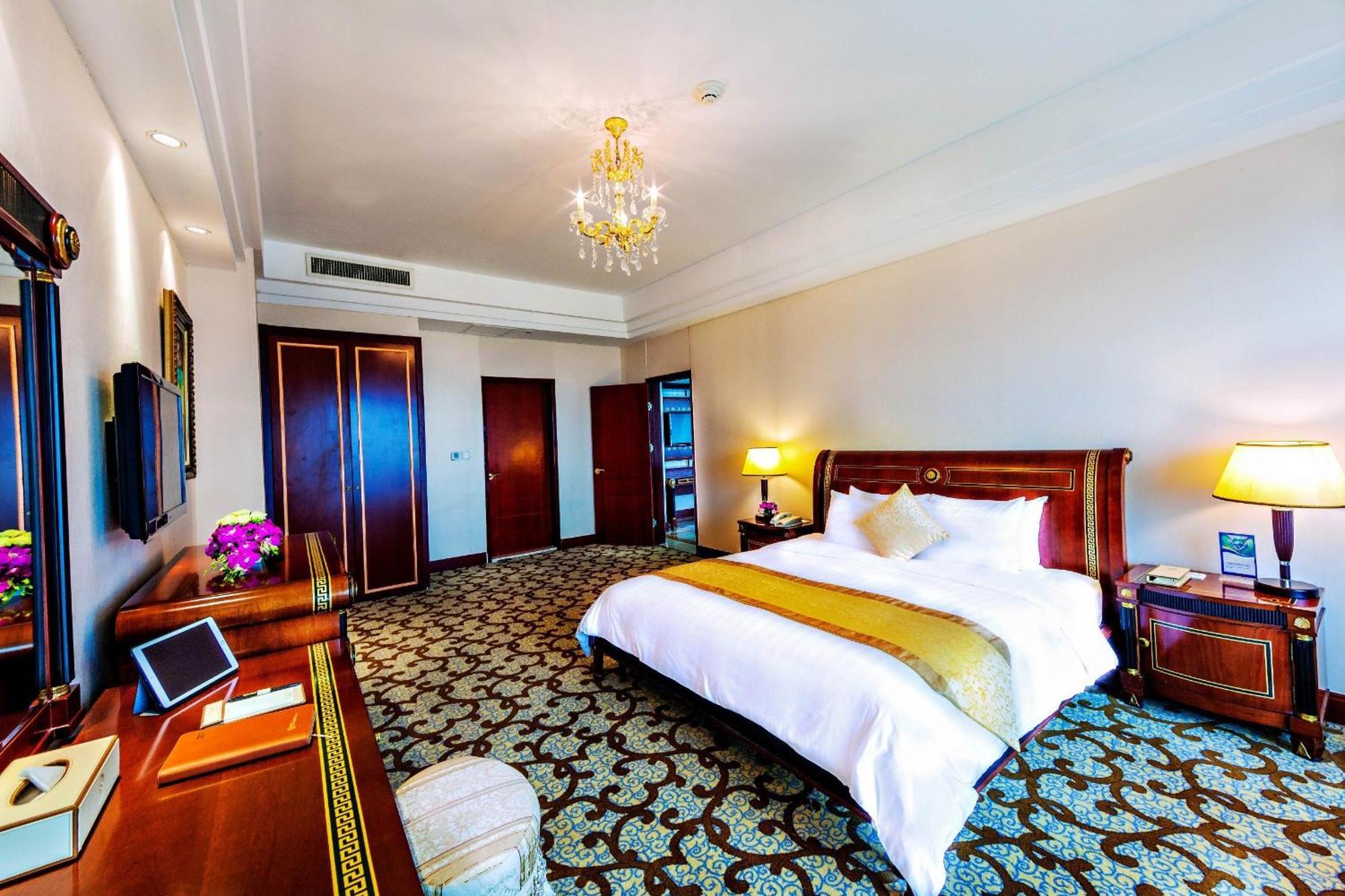 Grand Plaza Hotel Hanoï